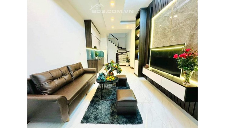 NHÀ ĐẸP TRỊNH ĐÌNH CỬU - FULL NỘI THẤT - NGÕ ĐẸP - TIỆN ÍCH NGẬP TRÀN - SỔ VUÔNG ĐÉT